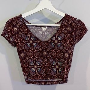 garage short sleeve maroon crop top size xs